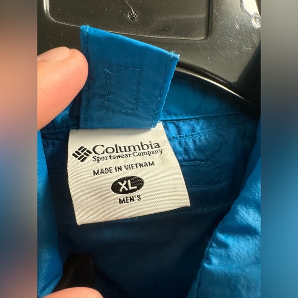 Columbia windbreaker. Omni shade highroad - Picture 3 of 4